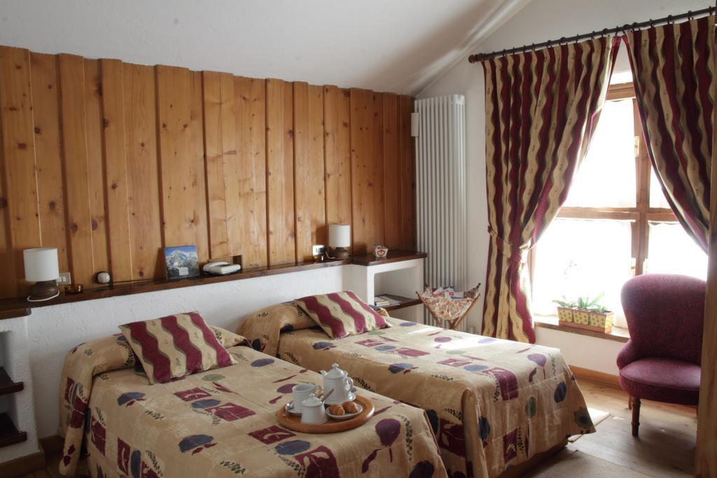 Hotel La Grange - Animal Chic Hotel Courmayeur Pokoj fotografie