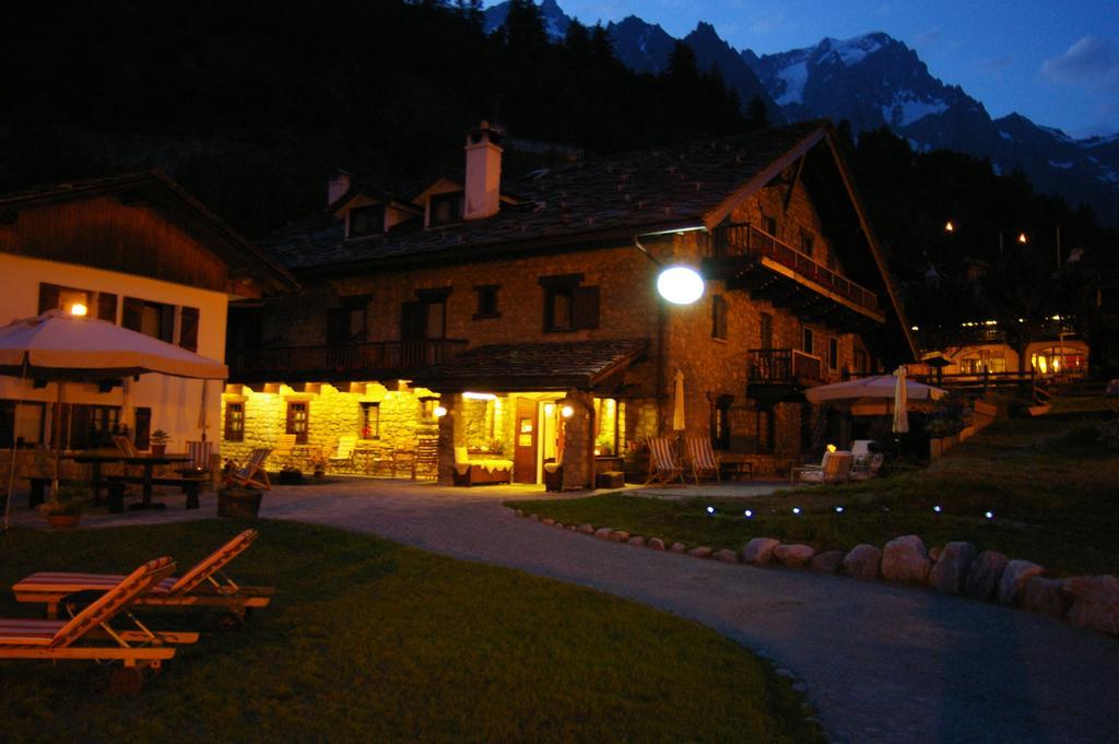 Hotel La Grange - Animal Chic Hotel Courmayeur Exteriér fotografie